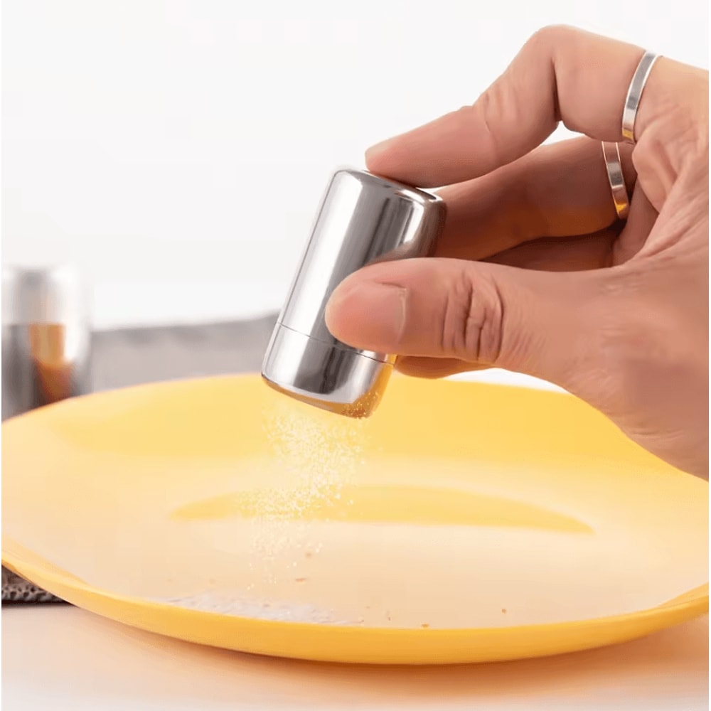 2pcs Stainless Steel Mini Spice Jars Portable Salt And Pepper Shakers 0