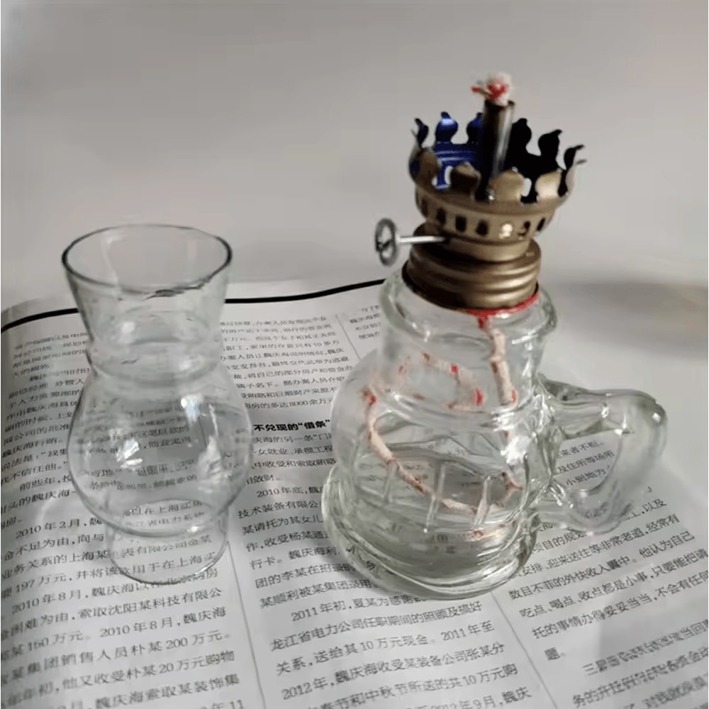 Retro Windproof Glass Oil Lamp Mini Kerosene Lantern With Handle For Indoor Use Emergency Lightin 4
