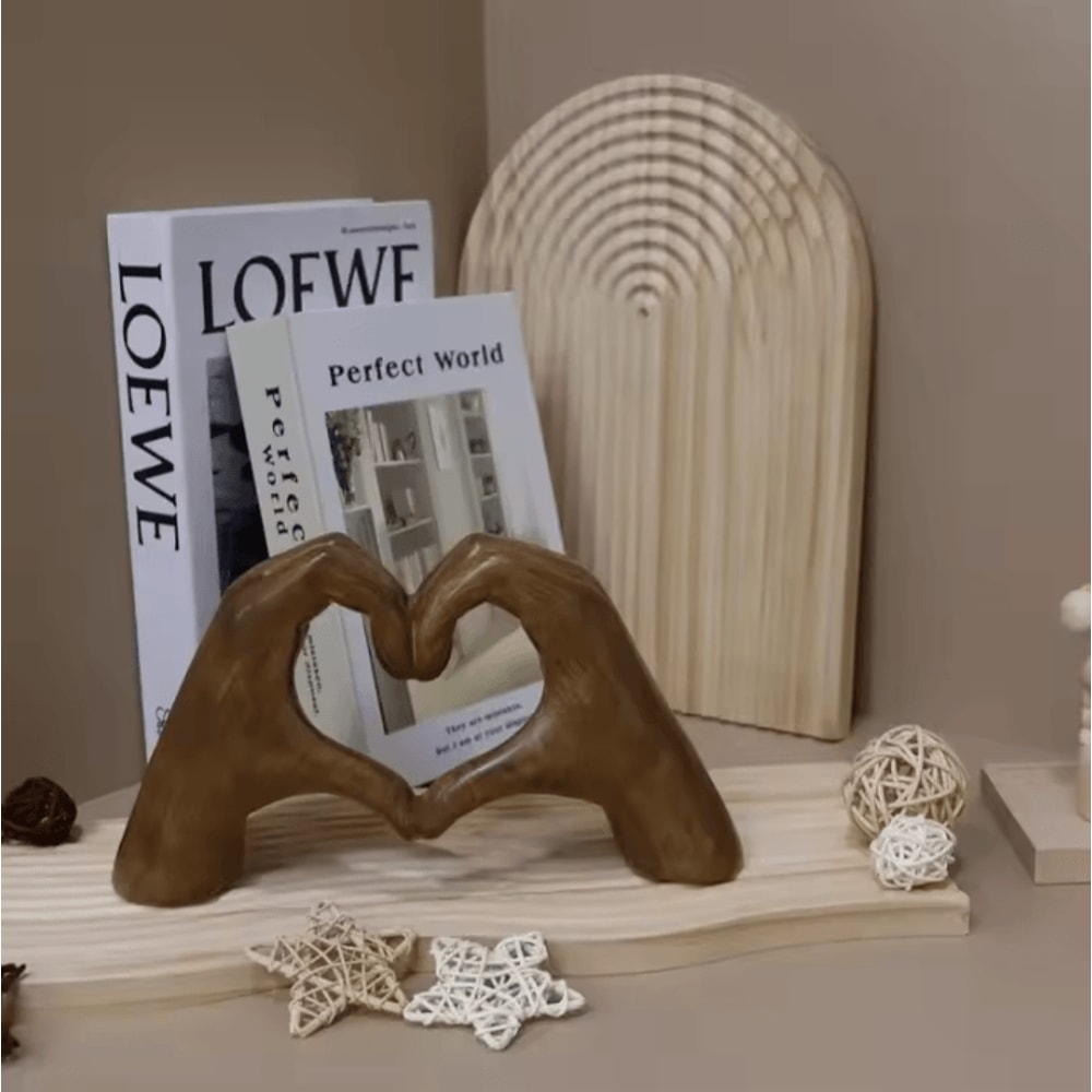 Heart Shaped Hand Sculpture Love Heart Decor Statue Resin Art For Home Office Decoration 4