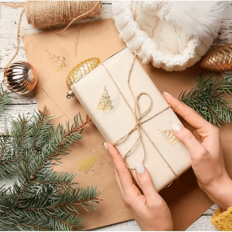 500pcs Christmas Stickers Golden Foil Christmas Tree Sealing Stickers Clear Vinyl Decals For Gifts 1