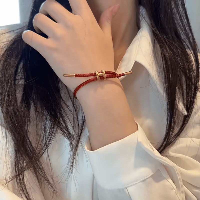 HShaped Titanium Steel Bracelet Stylish And Adjustable Waterproof Bracelet For Men 1