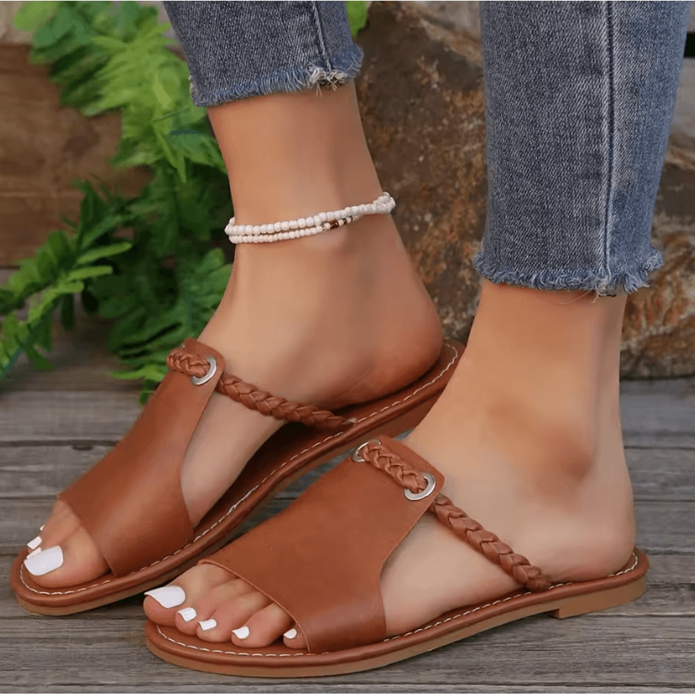2026 Womens Square Head Cross Strap Flat Summer Sandals Casual Beach Slippers 2