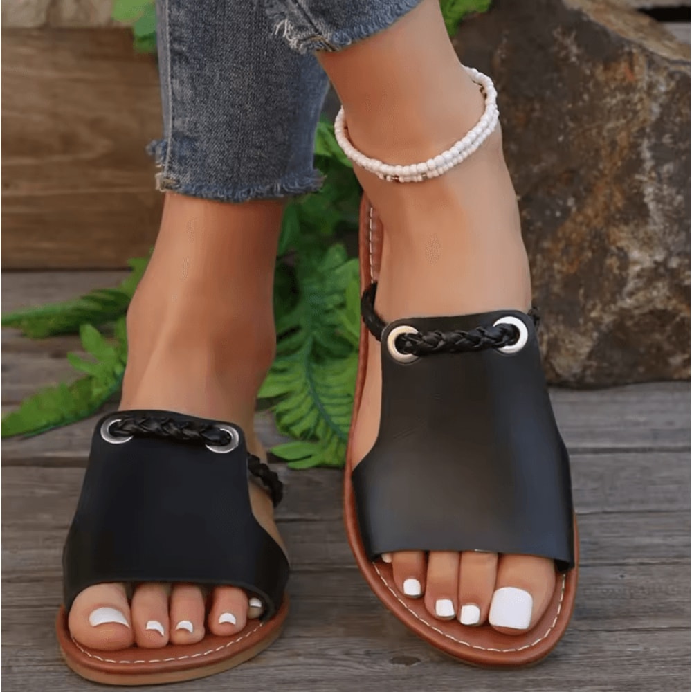 2026 Womens Square Head Cross Strap Flat Summer Sandals Casual Beach Slippers 3