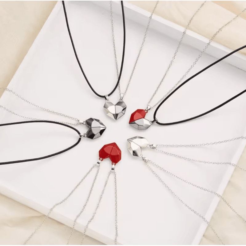 EverLove 2Piece Magnetic Heart Couple Necklace Silver Pendant Set For Valentines Romantic Gifts 1