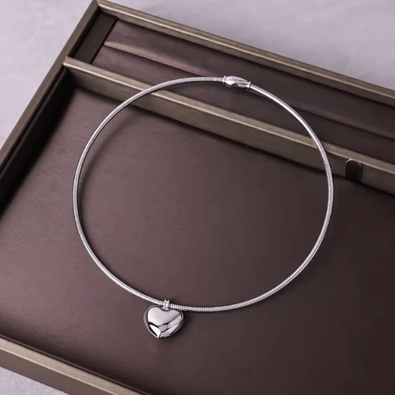 EuroCharm HeartShaped Magnetic Attraction Necklace Snake Bone Chain Pendant For Women Couples 2