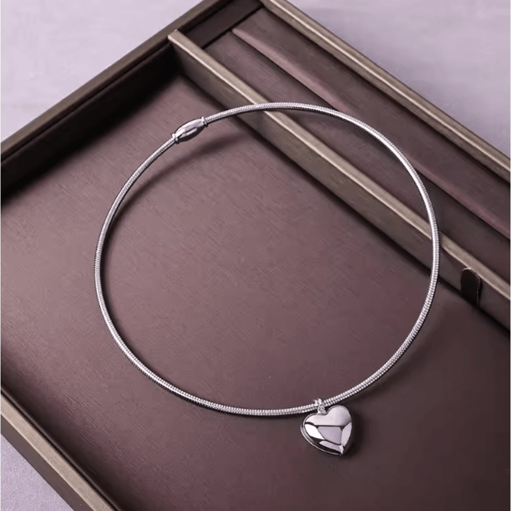 EuroCharm HeartShaped Magnetic Attraction Necklace Snake Bone Chain Pendant For Women Couples 5