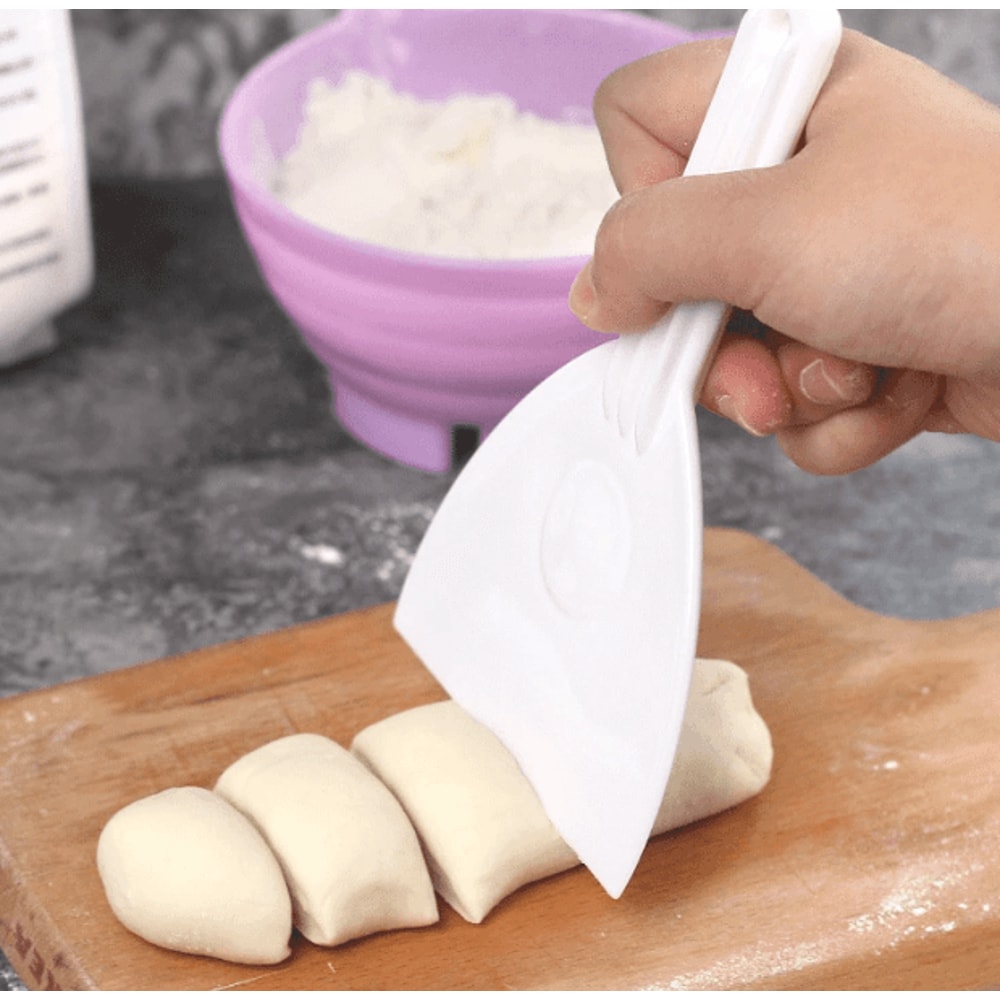 Multipurpose Plastic Cake Scraper Dough Cutter TriAngle Baking Decorating Tool 0