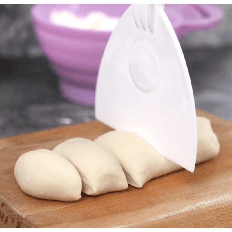 Multipurpose Plastic Cake Scraper Dough Cutter TriAngle Baking Decorating Tool 1