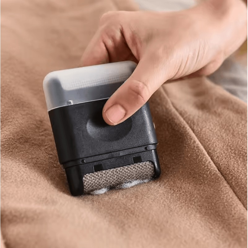 Portable Mini Lint Roller Reusable Clothes Pet Hair Remover Brush 0