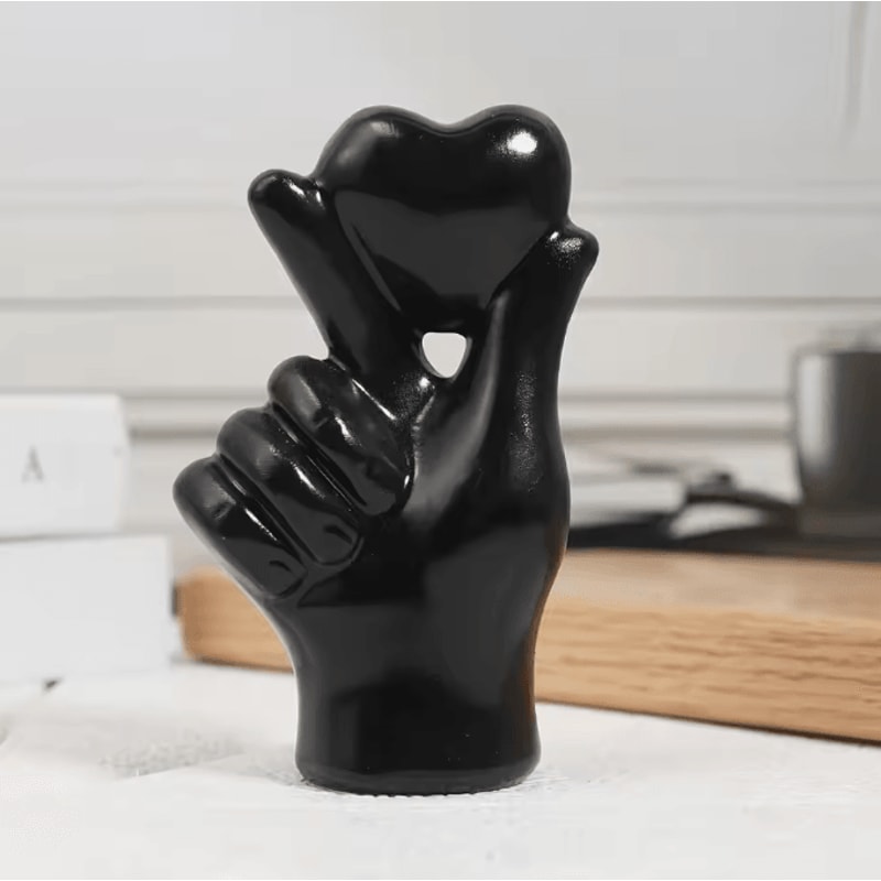 Romantic Love Gesture Resin Ornament Minimalist Valentines Day Couple Sculpture For Bedroom Desk 6