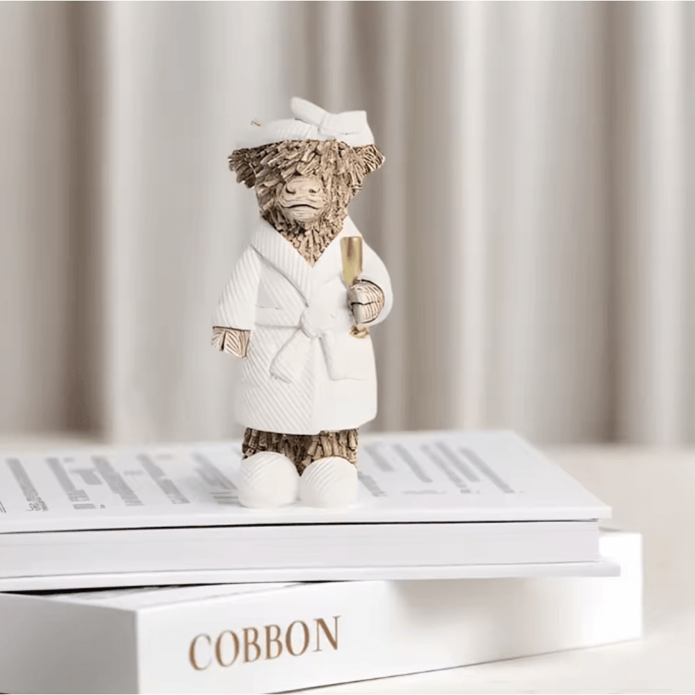 Funny Highland Cow Champagne Figurine Rustic Farmhouse Resin Decor For Home Office 4