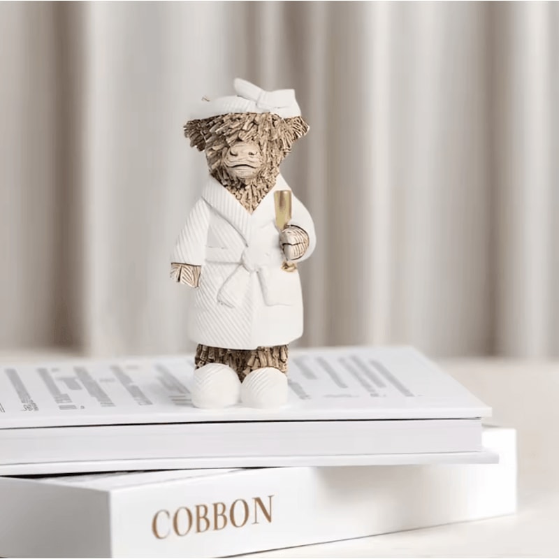 Funny Highland Cow Champagne Figurine Rustic Farmhouse Resin Decor For Home Office 4