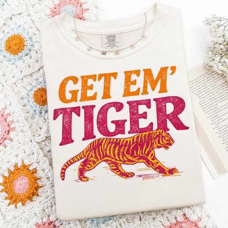 Get Em Tiger PNG Retro Preppy Distressed Design 1