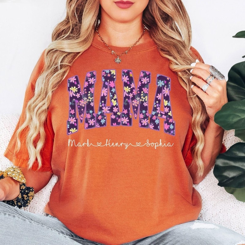 Personalized Mama Floral Print Shirt Custom Mom Name Graphic Tee Cute Everyday TShirt 1
