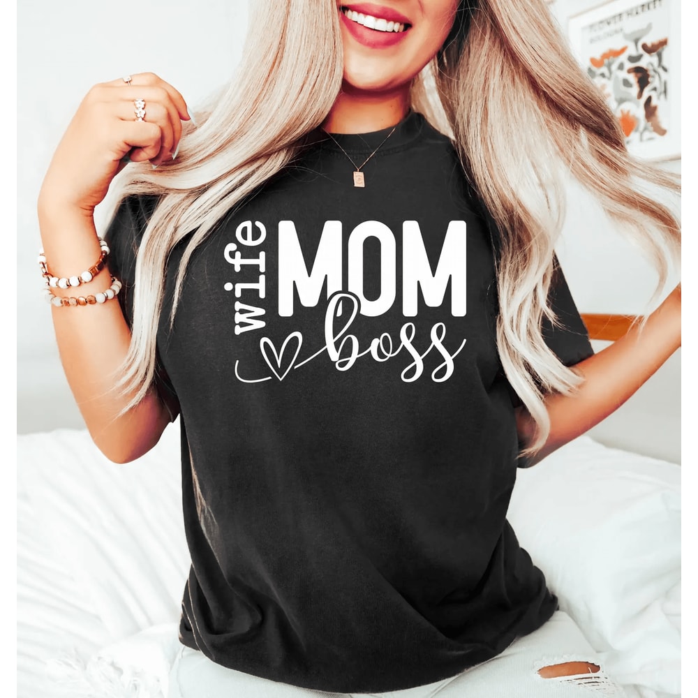 Wife Mom Boss Sweatshirt Trendy Mom Life Crewneck Mothers Day Gift 3
