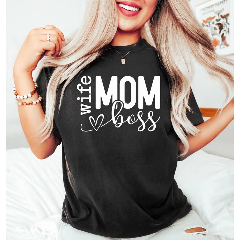Wife Mom Boss Sweatshirt Trendy Mom Life Crewneck Mothers Day Gift 3
