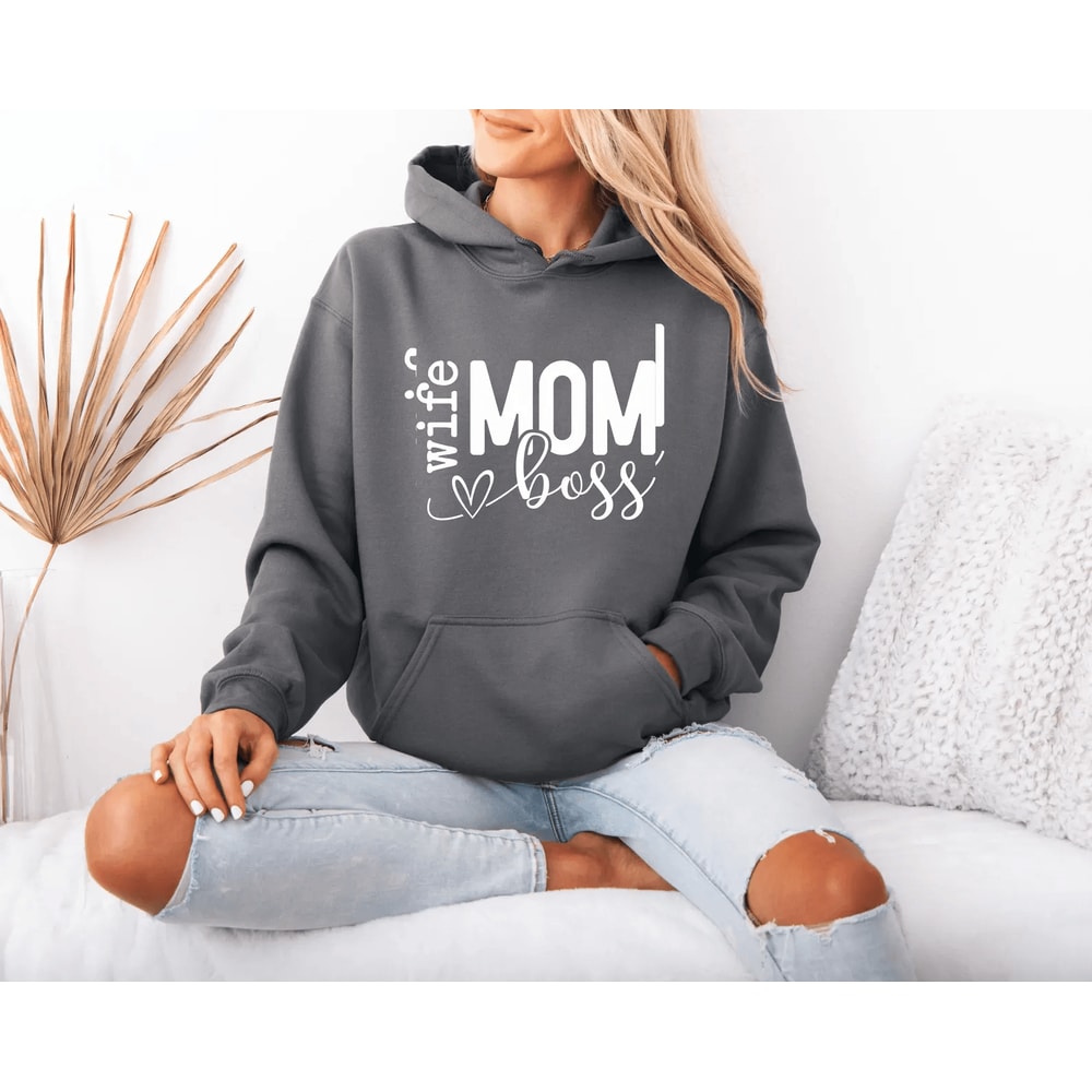 Wife Mom Boss Sweatshirt Trendy Mom Life Crewneck Mothers Day Gift 4