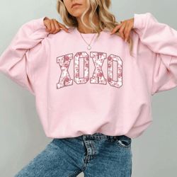 xoxo valentines sweatshirt retro bow coquette toile crewneck