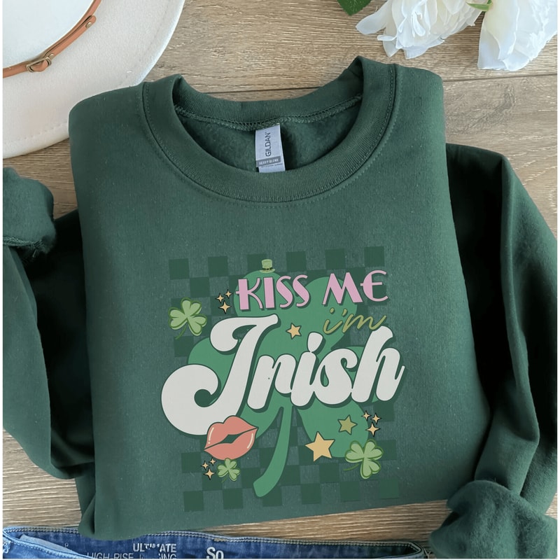 Retro St Patricks Day Shirt Funny Lucky Shamrock Vintage Irish Tee Crewneck 2