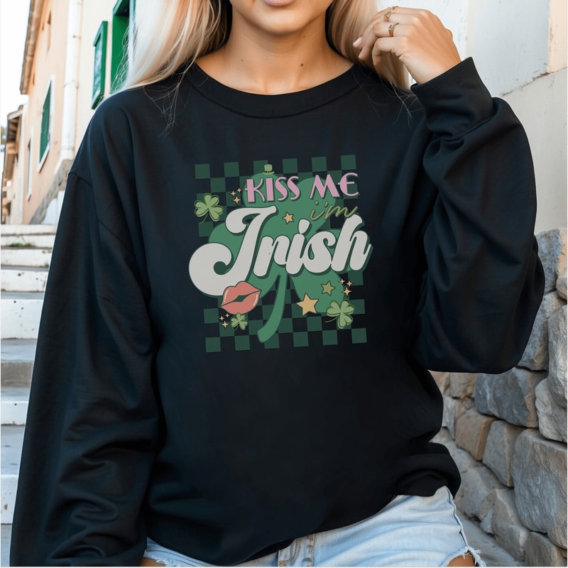 Retro St Patricks Day Shirt Funny Lucky Shamrock Vintage Irish Tee Crewneck 4