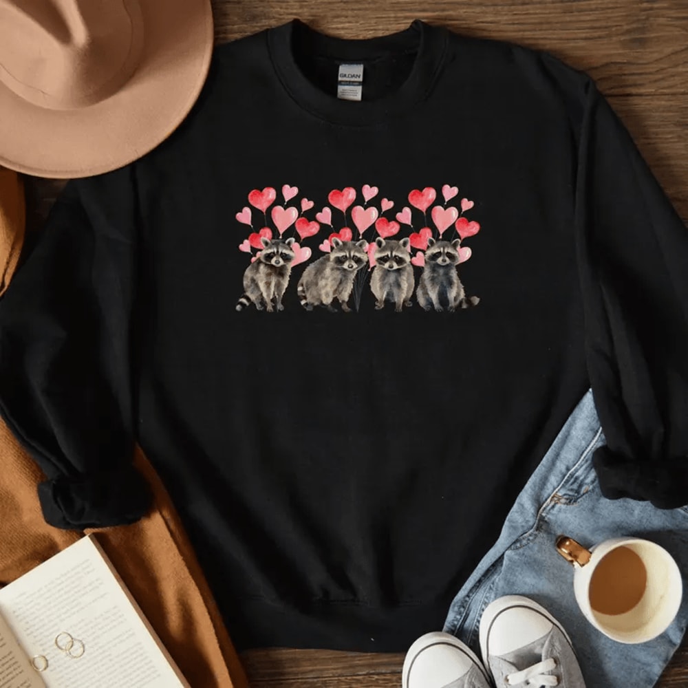 Funny Raccoon Valentine Sweatshirt For Women Heart Lover Crewneck Cute Casual Pullover 4