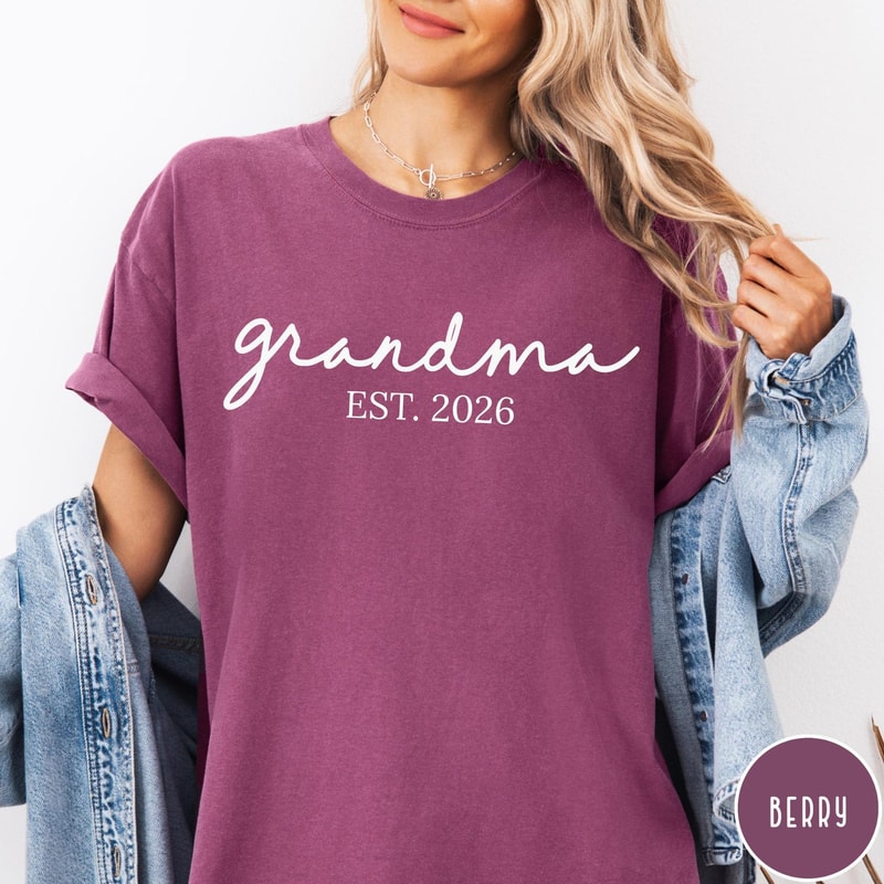 Grandma Est 2026 Shirt New Grandma Gift Personalized Family Graphic Tee Pregnancy Announcement TShi 0