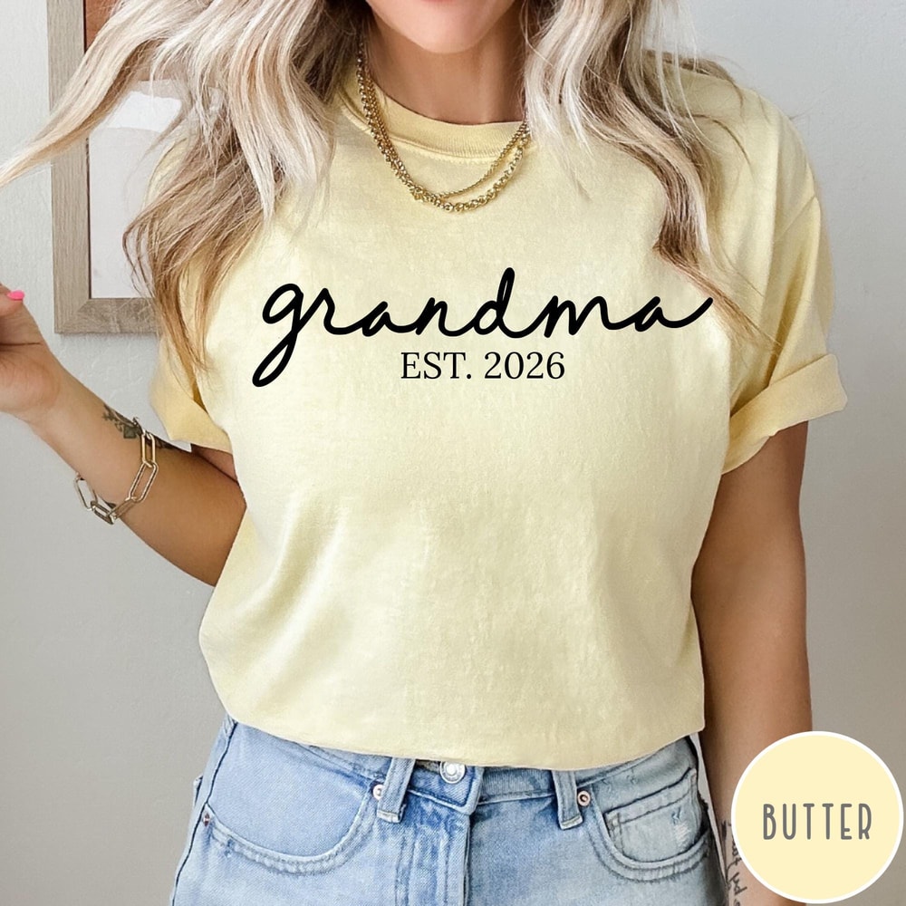 Grandma Est 2026 Shirt New Grandma Gift Personalized Family Graphic Tee Pregnancy Announcement TShi 3