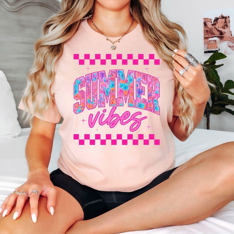 Summer Vibes Shirt Retro Beach Vacation Graphic Tee Cute Aesthetic Summer Top For Women 4