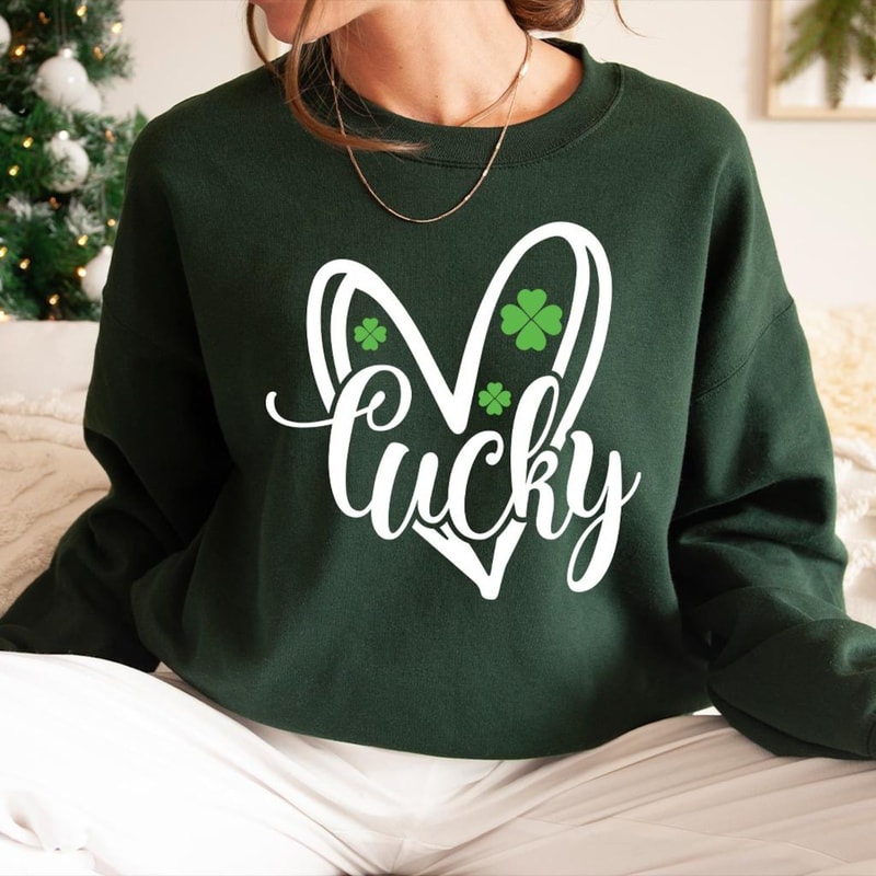 Heart Shamrock Sweatshirt Womens Lucky Irish St Patricks Day Hoodie Clover Heart Crewneck Pullover 1