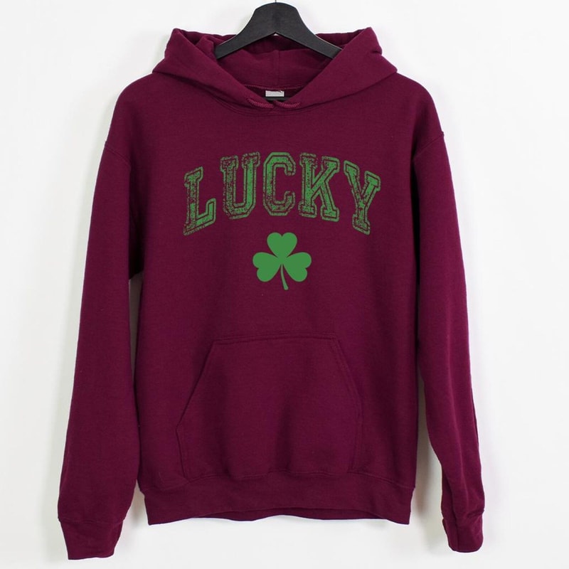 Retro Lucky Shamrock Sweatshirt Womens St Patricks Day Outfit Vintage Clover Crewneck Pullover 1