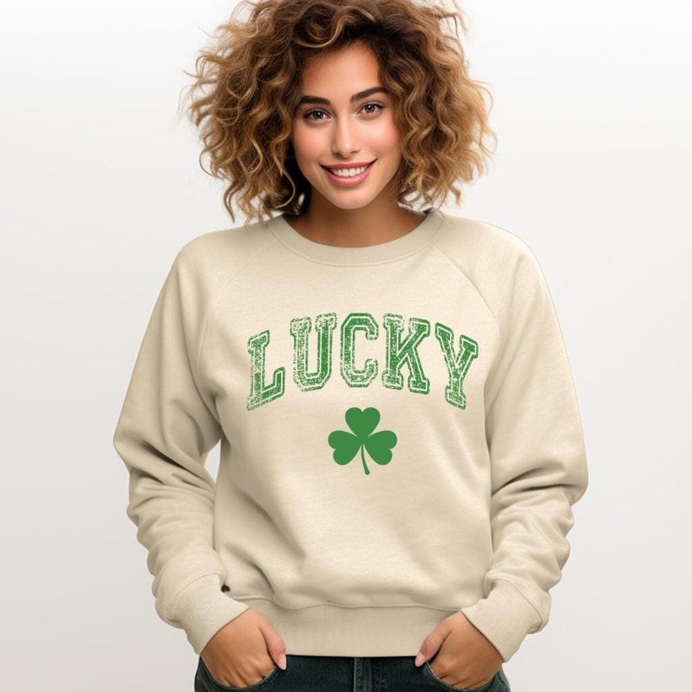 Retro Lucky Shamrock Sweatshirt Womens St Patricks Day Outfit Vintage Clover Crewneck Pullover 2