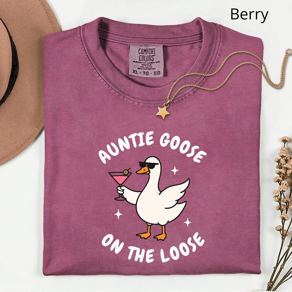 Auntie Goose On The Loose Shirt Funny Goose Aunt Silly Goose Tee Baby Reveal Gift 2