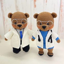Create Your Own Stunning Doctor Bear Doll with Our Crochet Pattern