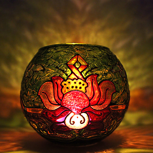 japanese-lotus-candle-holder-10.jpg