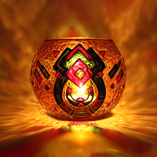 keyhole-abstract-candle-holder-06.jpg
