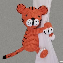 Tiger curtain tieback Crochet Pattern