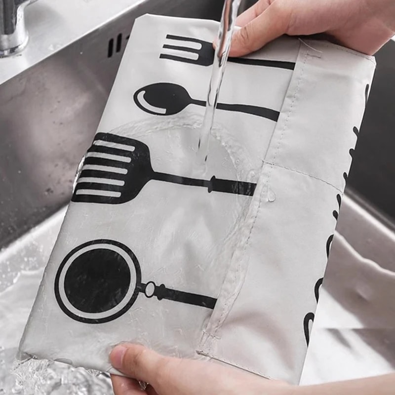 Waterproof Oilproof Kitchen Apron Lightweight Durable Cooking Baking Apron For Men Women Household 4