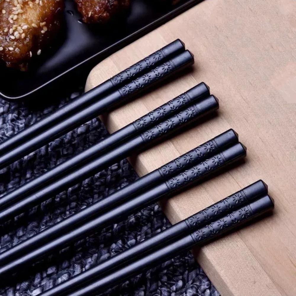 Reusable Black Alloy Chinese Chopsticks High Temperature Sterilizable Food Sushi Sticks Safe Bamboo 2