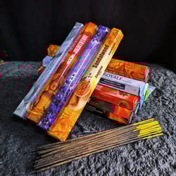 natural indian incense, white sage insense sticks, palo santo fragrance, aromatherapy meditaion, joss sticks