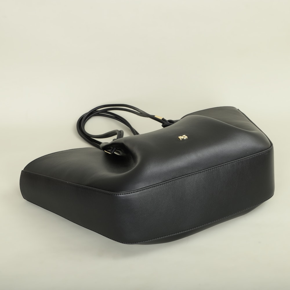 PG Fashion Womens Shoulder Bag Largecapacity Light Luxury Style Atmosphere Look 3