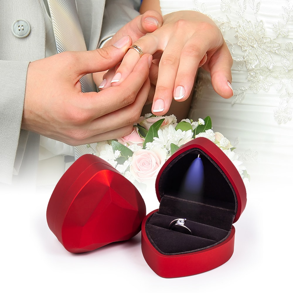 Square Velvet LED Light Ring Box Heart Shaped Jewelry Display Storage Case For Engagement Wedding P 0