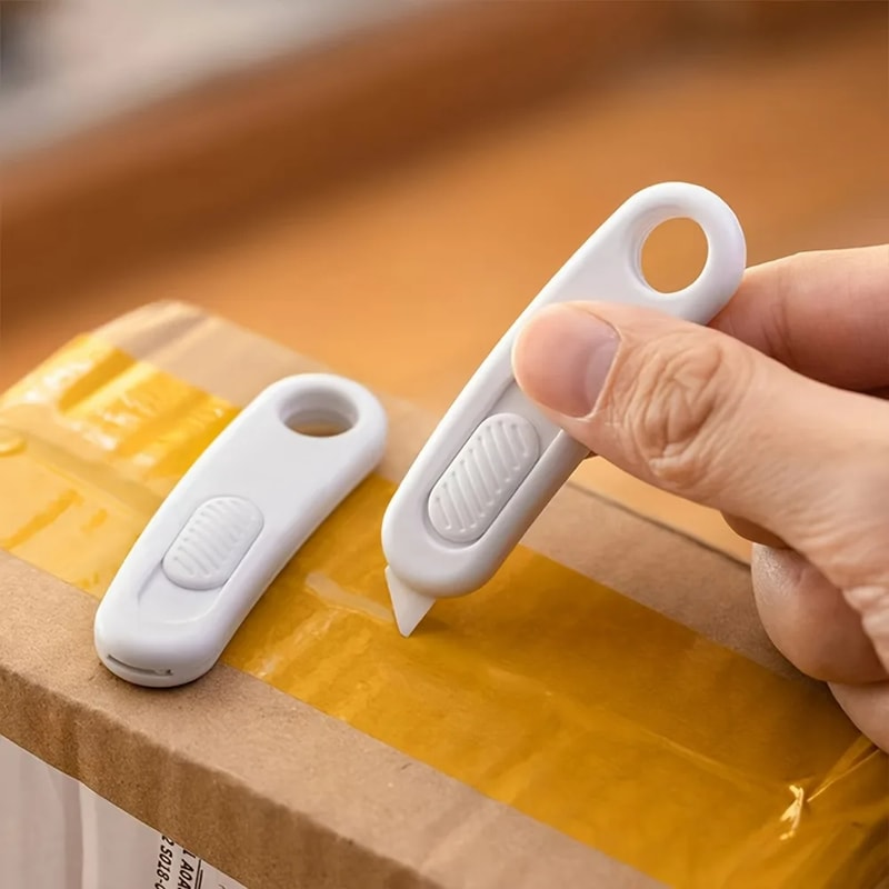 Mini Portable Ceramic Utility Knife With Magnetic Suction And Keychain Hang Hole Safe Blades 2