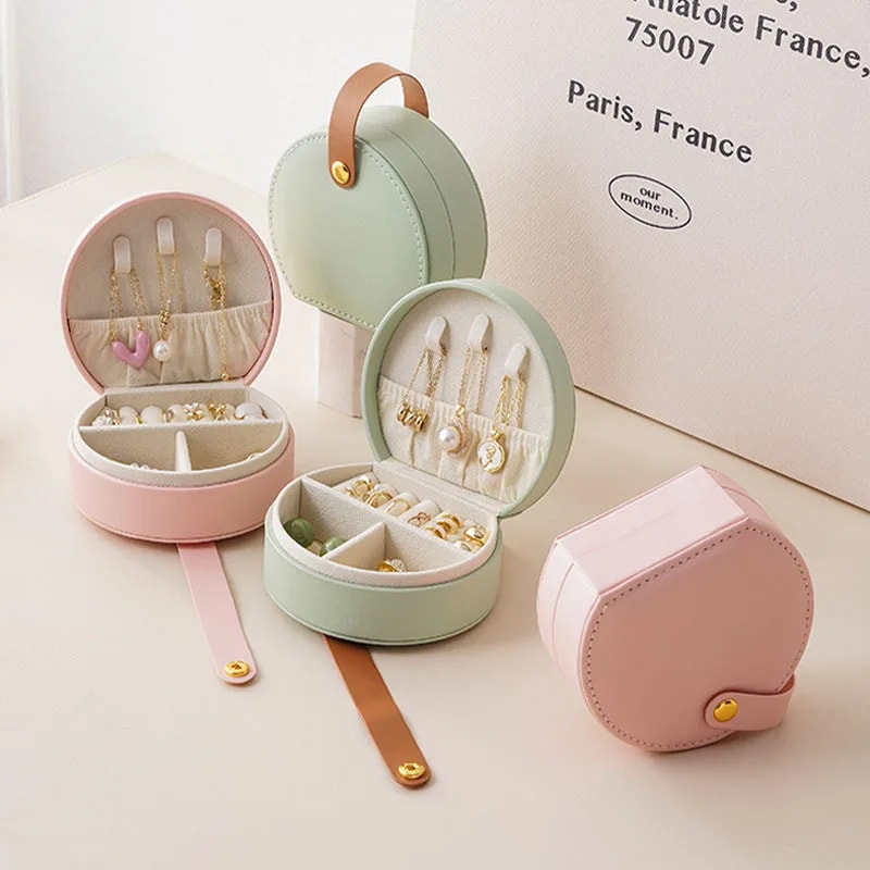 Portable Jewelry Organizer Leather Travel Case Mini Jewelry Box for Rings Earrings Necklace Storage Display Handbag