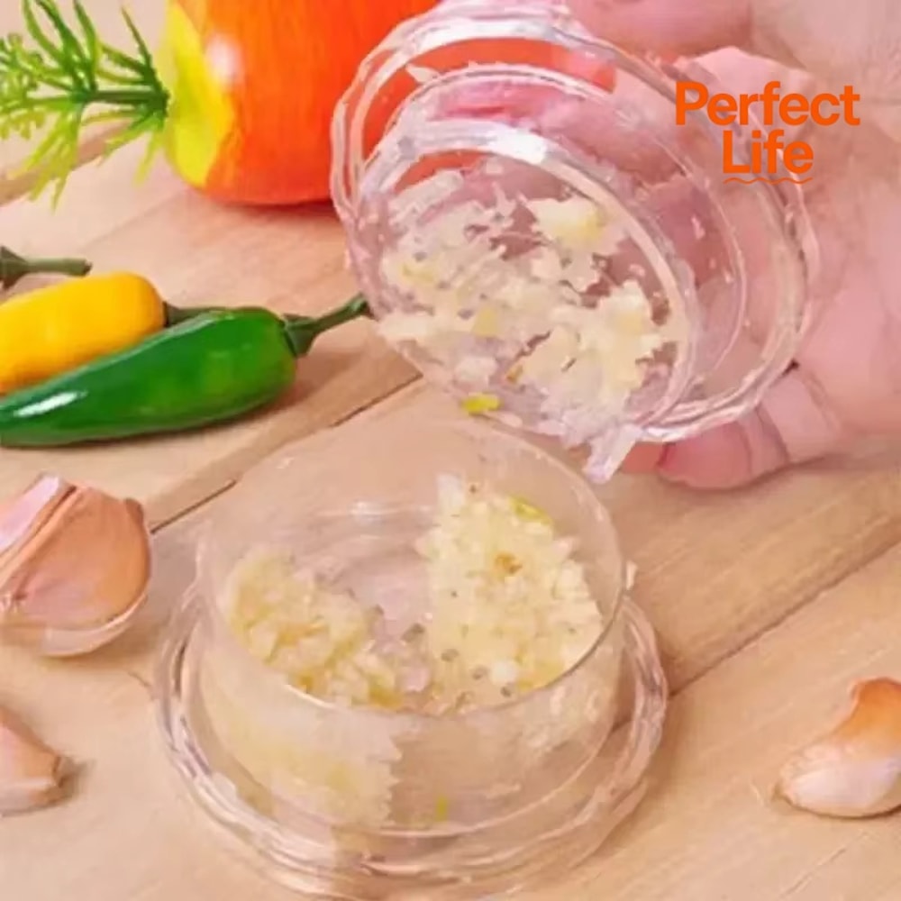 Multifunctional Garlic Crusher Manual Garlic Press Roll Chopper Kitchen Gadgets Home Appliance 1