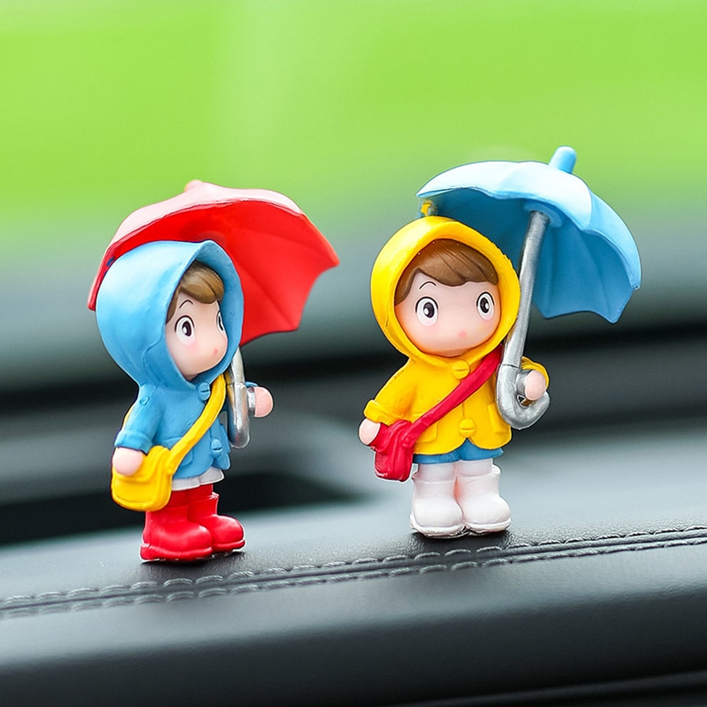 Mini Car Interior Decoration, Cute Umbrella Couple Action Figures for Rearview Mirror, Dashboard Ornaments and Gift