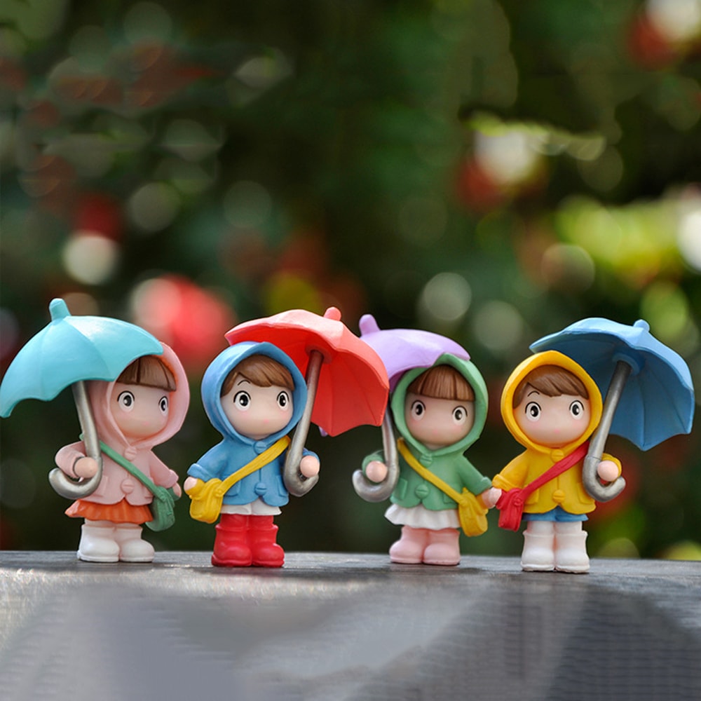 Mini Car Interior Decoration, Cute Umbrella Couple Action Figures for Rearview Mirror, Dashboard Ornaments and Gift