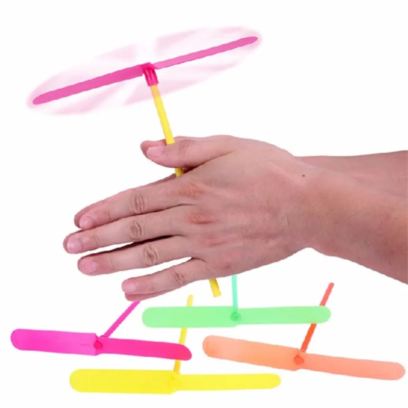 Rotating Bamboo Dragonfly Propeller Toy for Kids Outdoor Classic Flying Arrow Novelty Plastic Multicolor Random Color