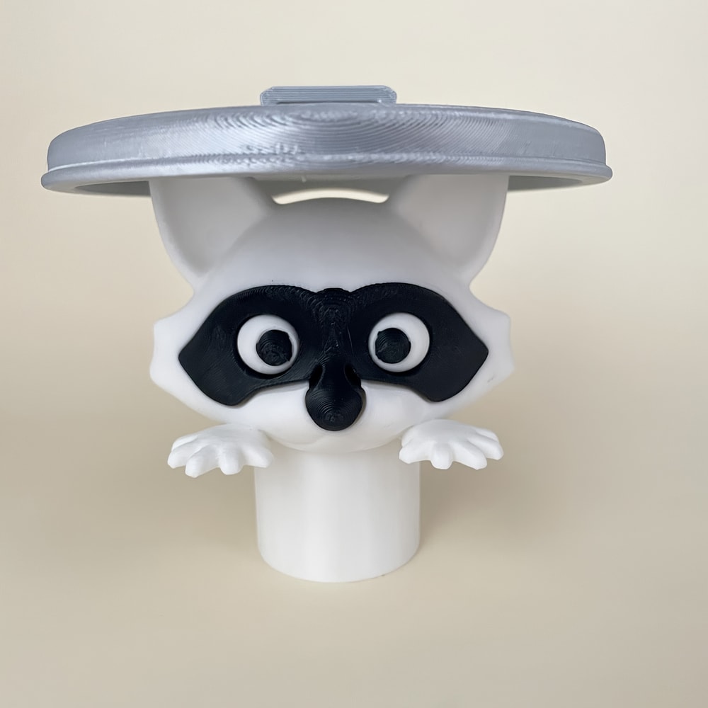 3D Printed Raccoon Toilet Roll Holder White Plastic Tissue Holder With Lid Playful Bathroom Decor 6