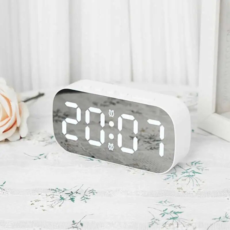 Simple Desktop Alarm Clock, LED Digital Electronic Clock, Bedroom Living Room Decoration Alarm Clock