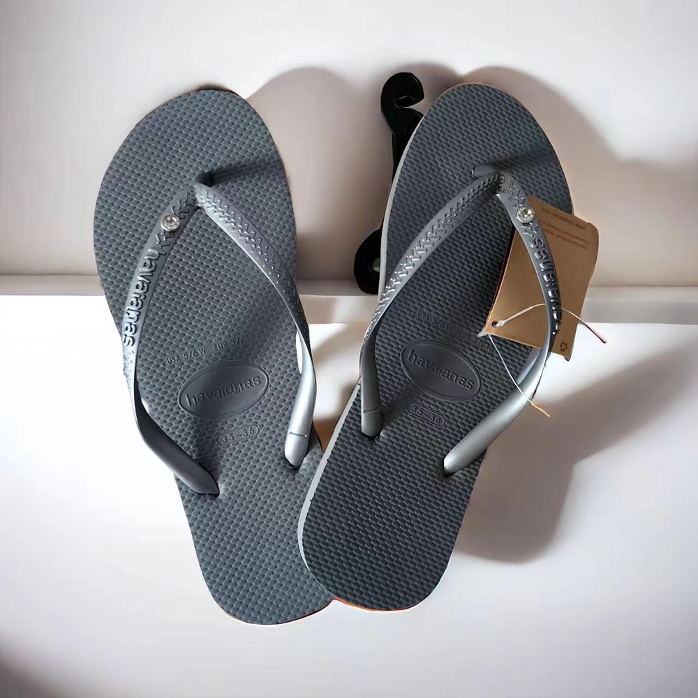 Fashionable Womens Summer Flip Flops Comfortable Outdoor Travel Slippers For Beach Casual Wear 3